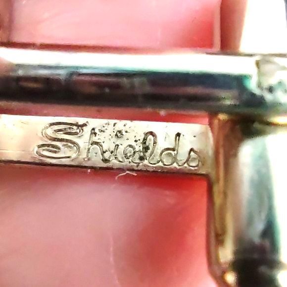 Vintage Shield's Gold Tone Oval Cufflinks 1"X1/2" - Picture 5 of 6